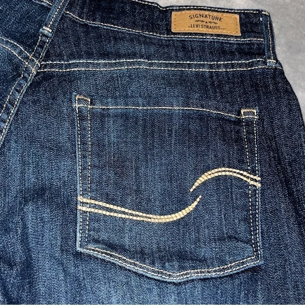 Signature by Levi Strauss High Rise Denim Jean Shorts Women’s Size 8 Waist 29